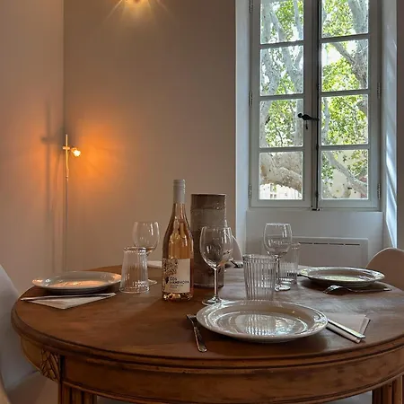 Une Nuit En Provence Appartement Authentique Beaucaire  Extérieur photo