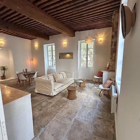 Une Nuit En Provence Appartement Authentique Beaucaire  Extérieur photo
