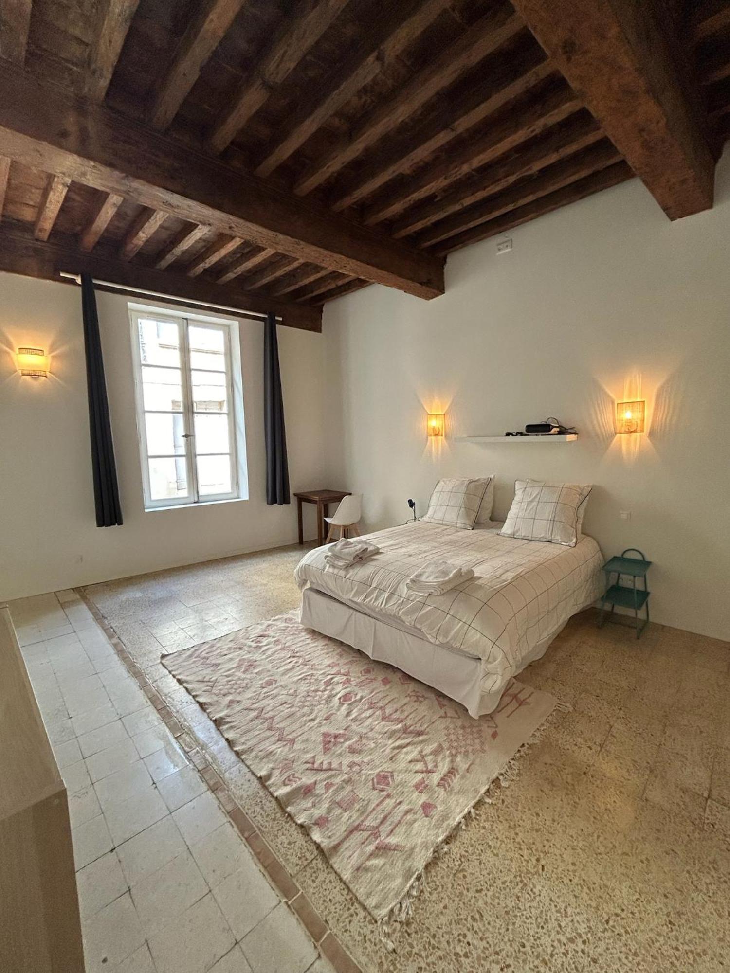 Nuit En Provence Authentique