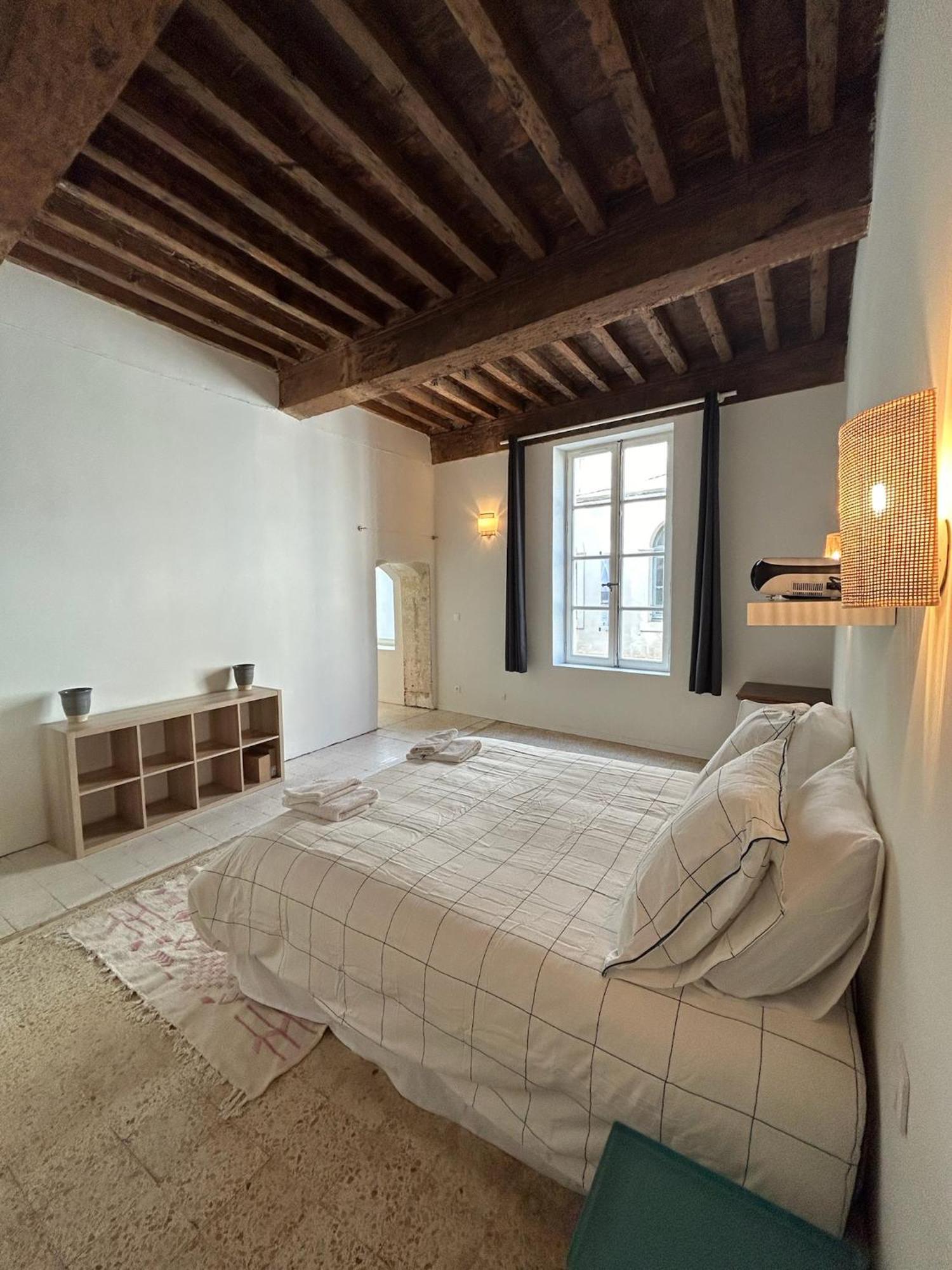 Nuit En Provence Authentique Apartment *